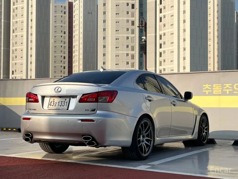 Lexus IS