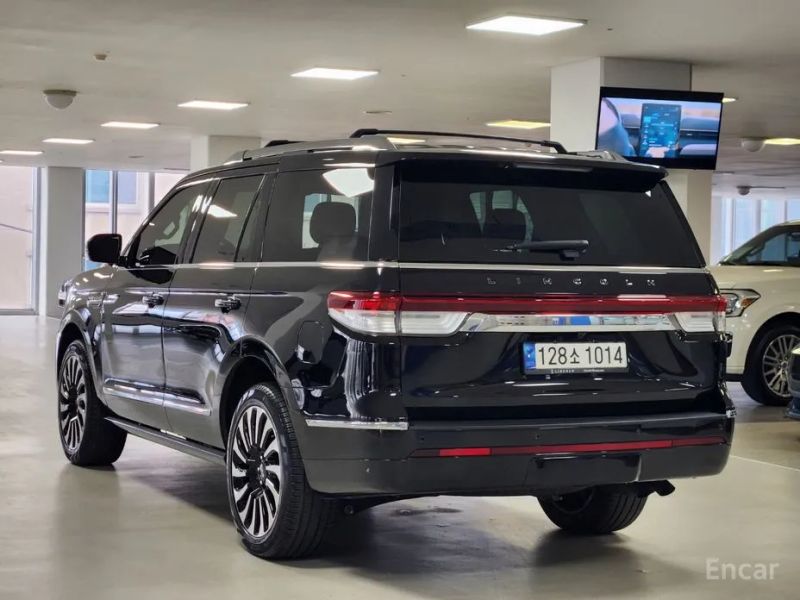 Lincoln Navigator