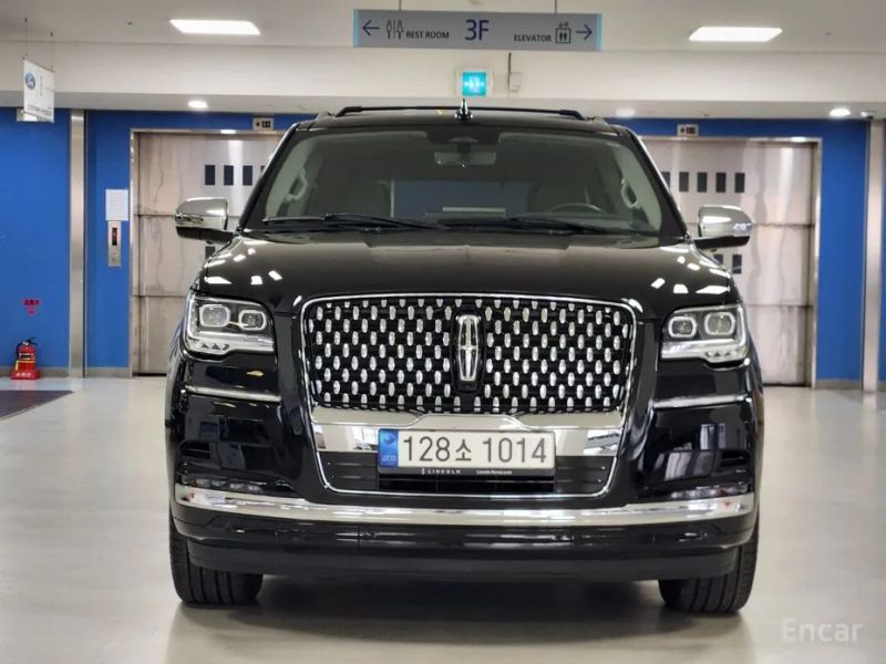 Lincoln Navigator