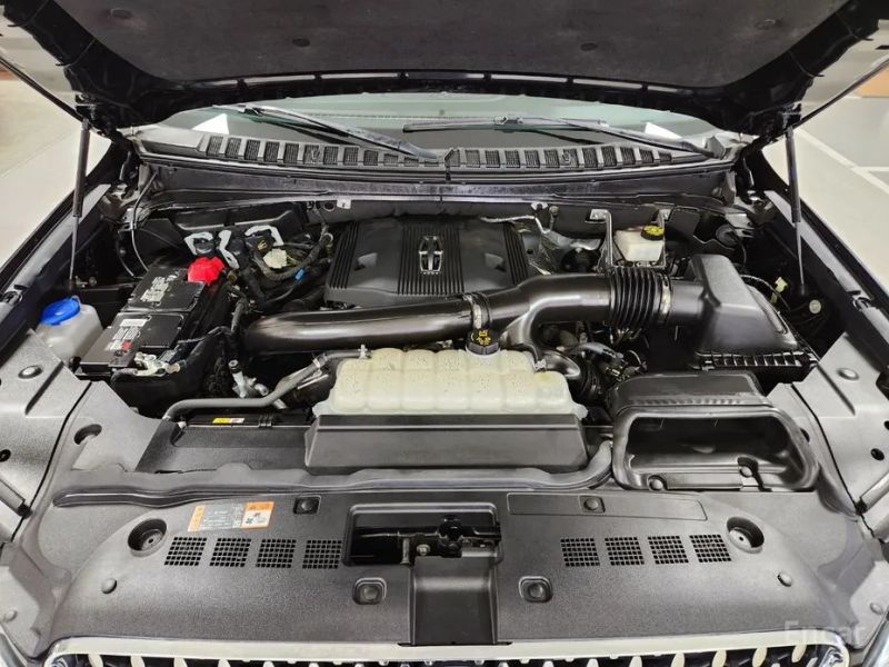 Lincoln Navigator