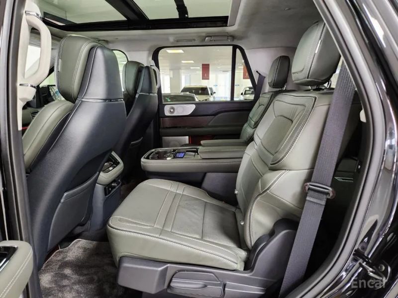 Lincoln Navigator