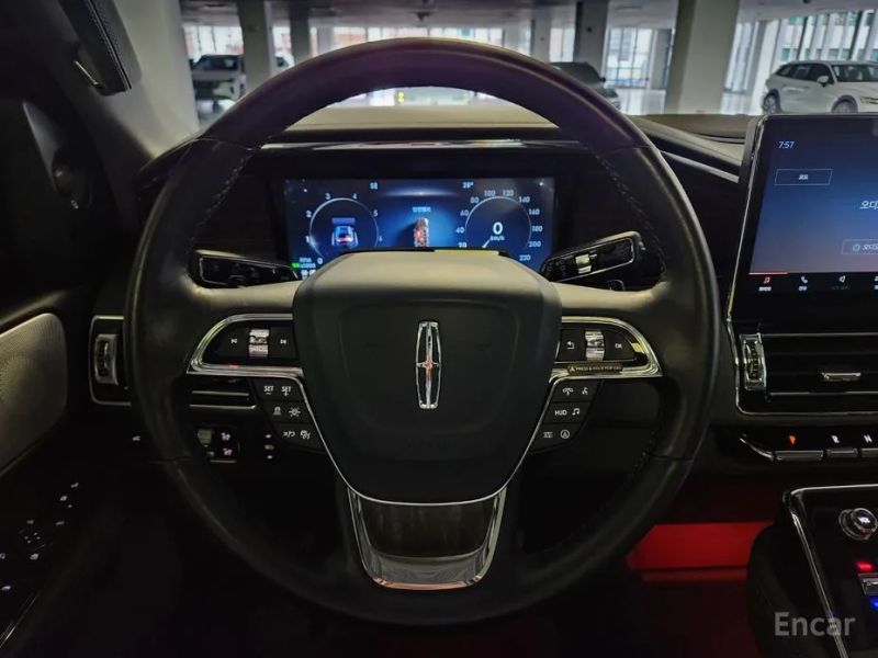 Lincoln Navigator