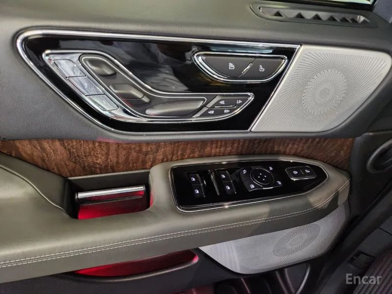 Lincoln Navigator