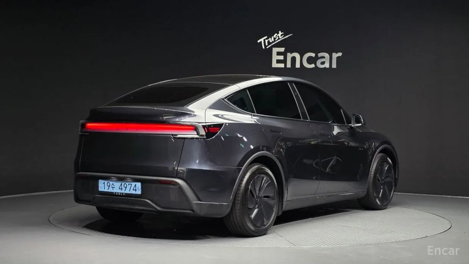 Tesla model-y