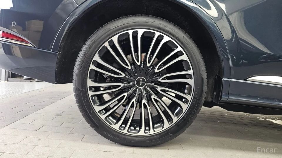 Lincoln Aviator