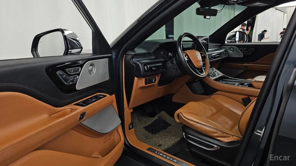 Lincoln Aviator
