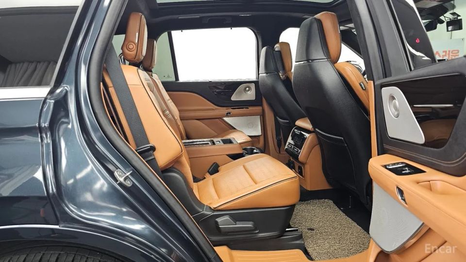 Lincoln Aviator