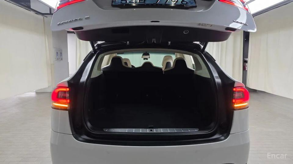 Tesla model-x