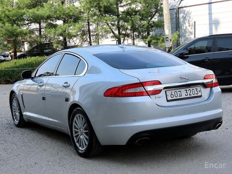 Jaguar xf