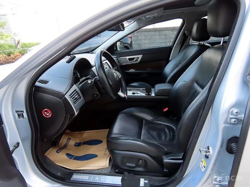 Jaguar xf