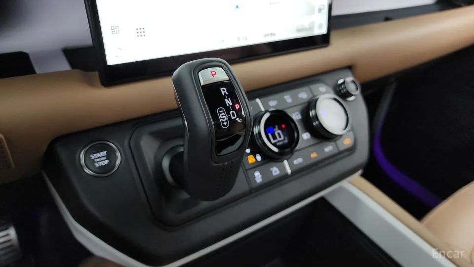 Land Rover Defender