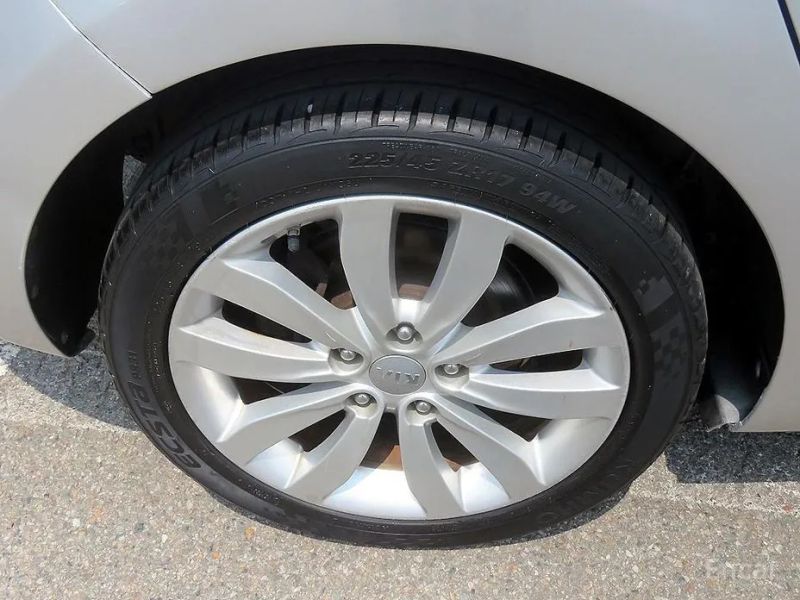 Kia Carens