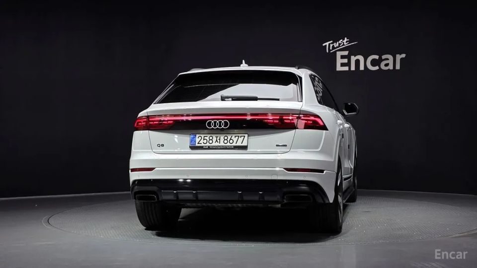 Audi Q8