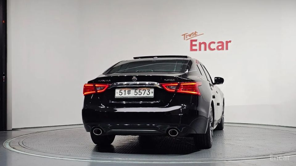 Nissan Maxima