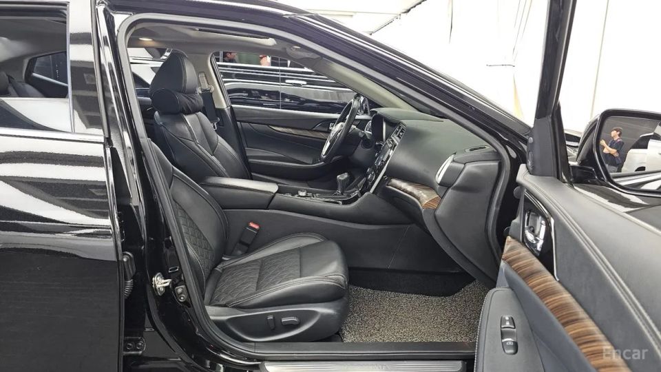 Nissan Maxima