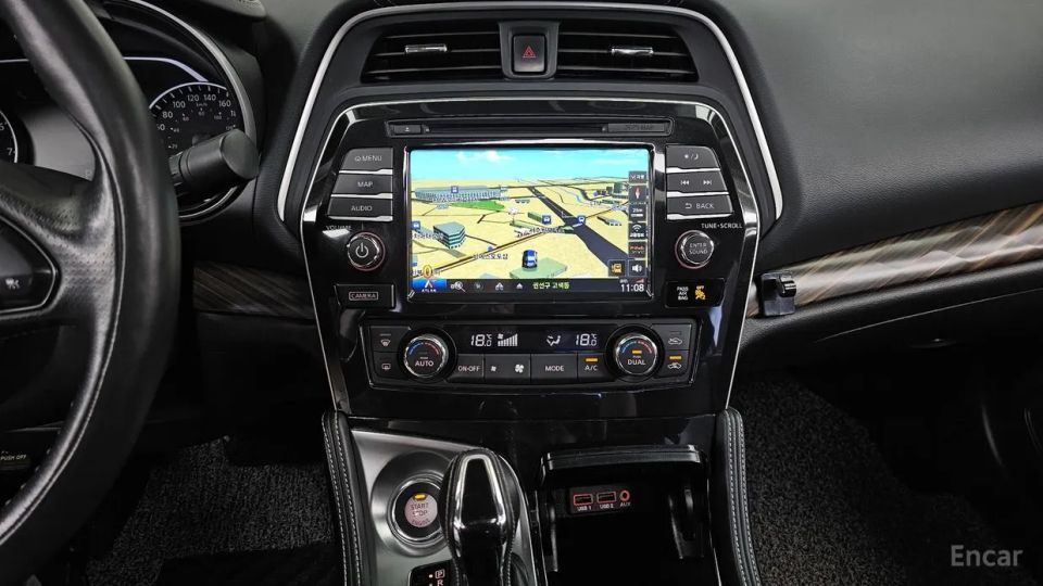 Nissan Maxima
