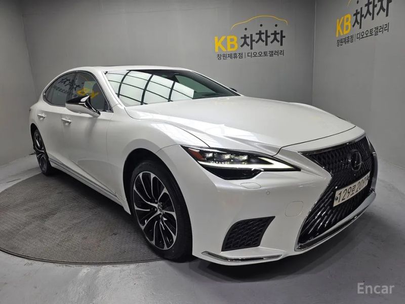 Lexus LS