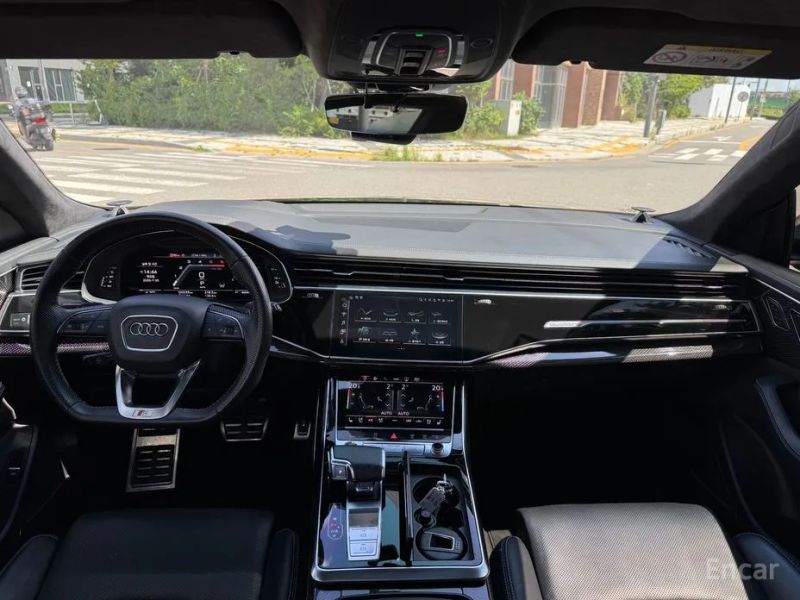Audi SQ8