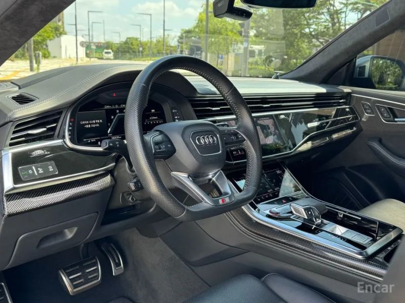 Audi SQ8