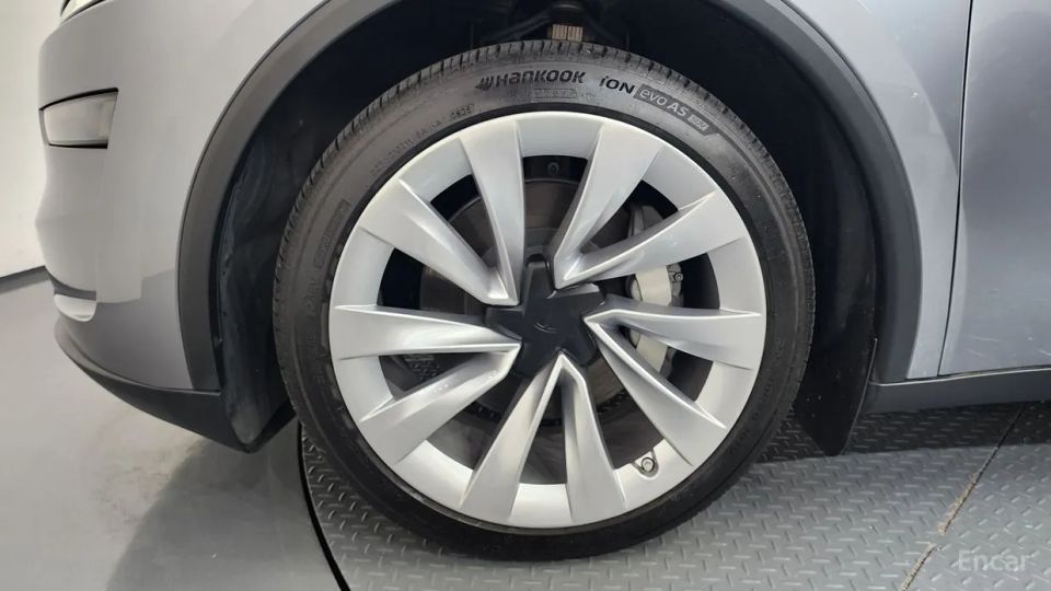 Tesla model-y