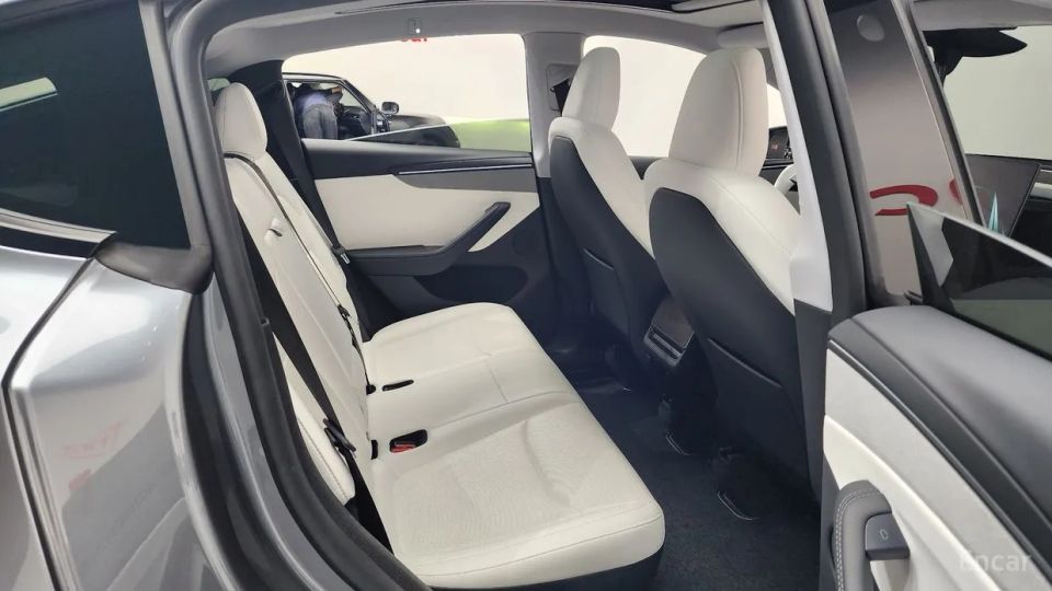 Tesla model-y