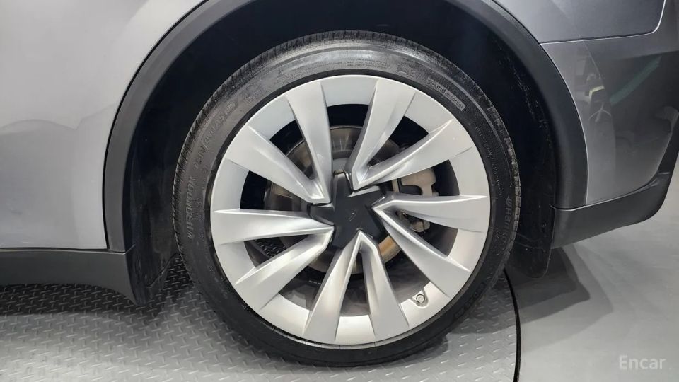 Tesla model-y