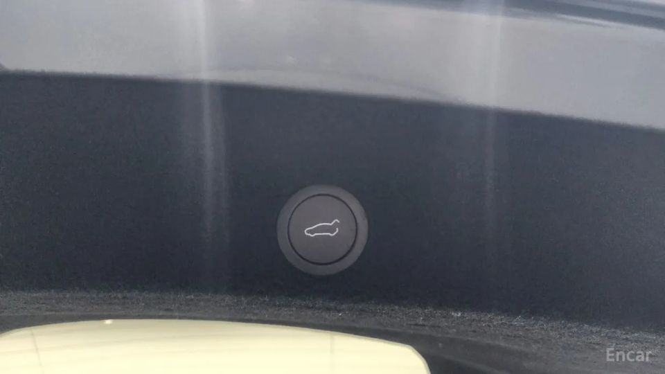 Tesla model-y