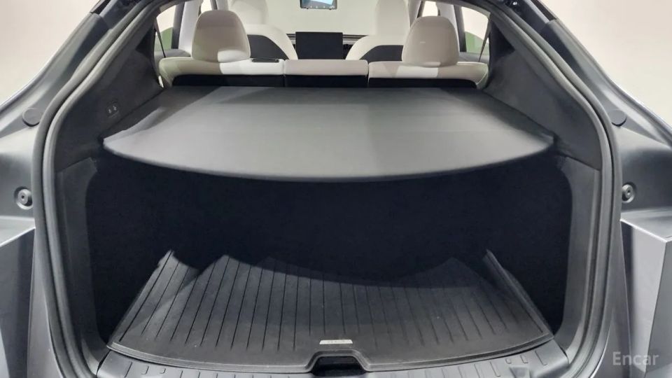 Tesla model-y
