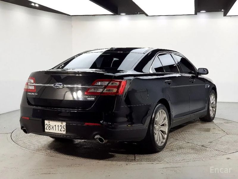Ford Taurus