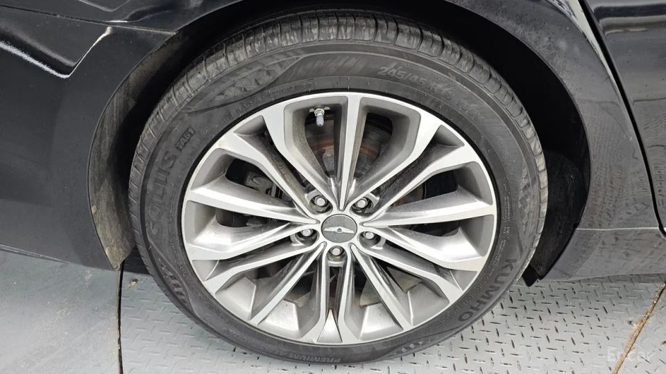 Hyundai Genesis