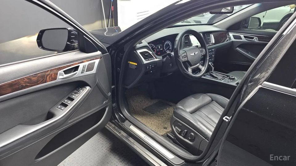 Hyundai Genesis