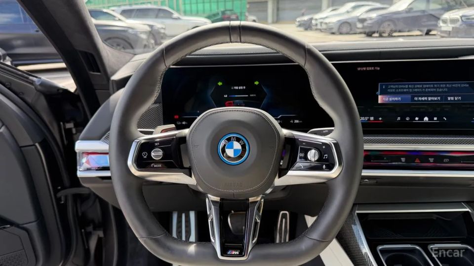 BMW i7