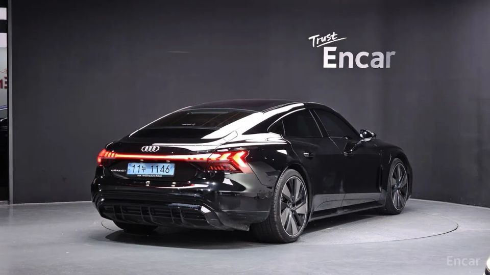 Audi E-tron GT