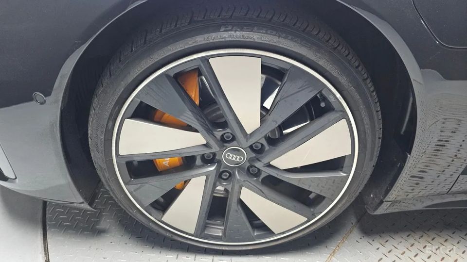 Audi E-tron GT