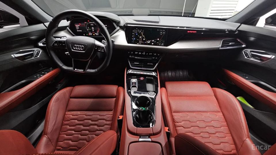 Audi E-tron GT