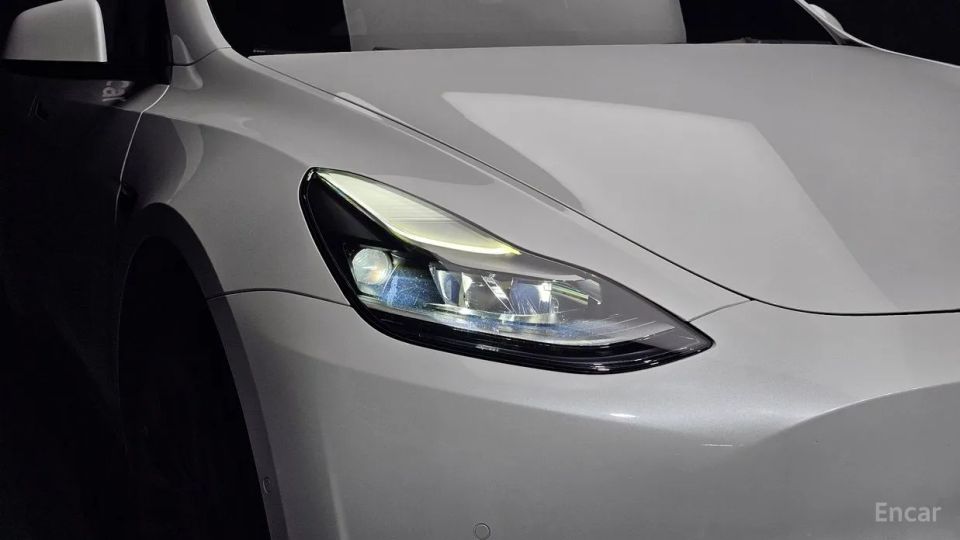 Tesla model-y