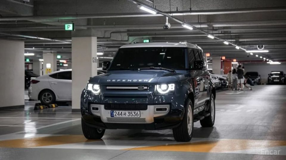 Land Rover Defender