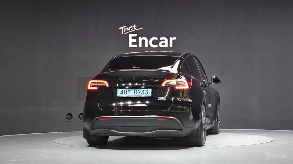 Tesla model-y
