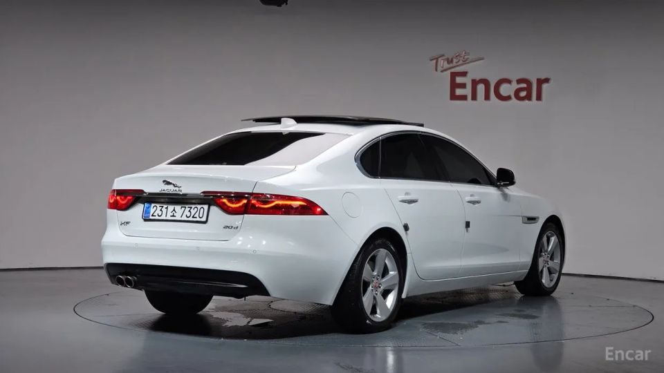 Jaguar xf