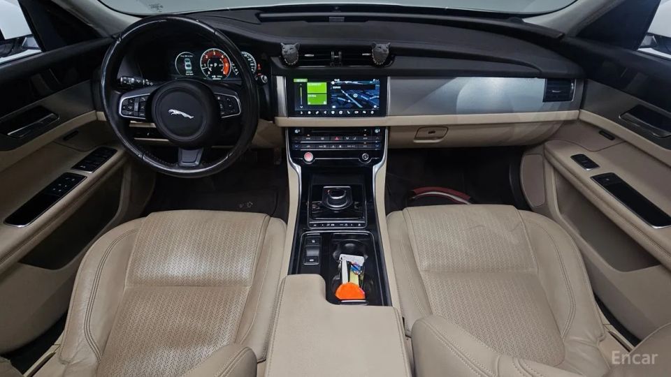 Jaguar xf