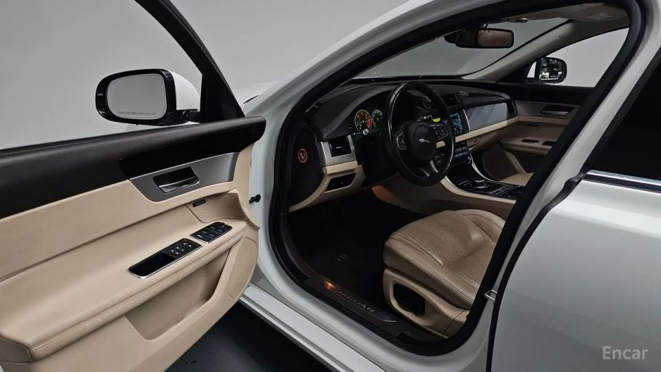 Jaguar xf