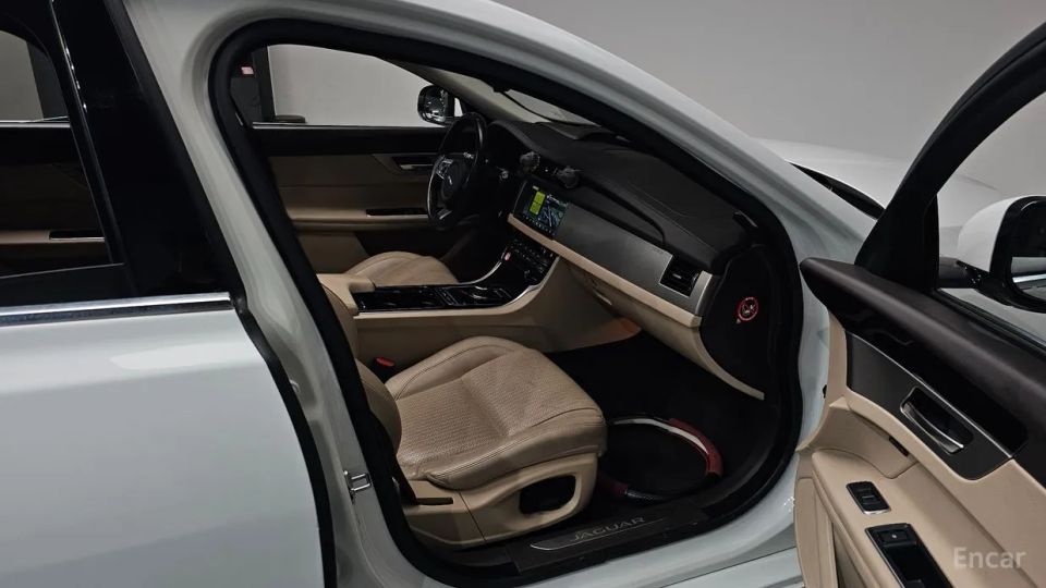 Jaguar xf