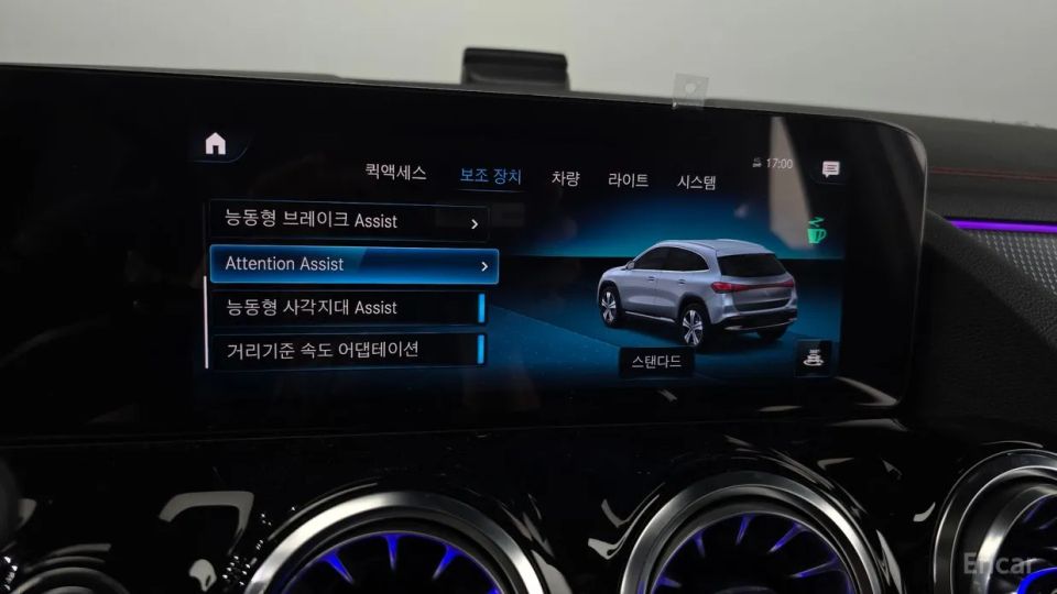 Mercedes-Benz EQA