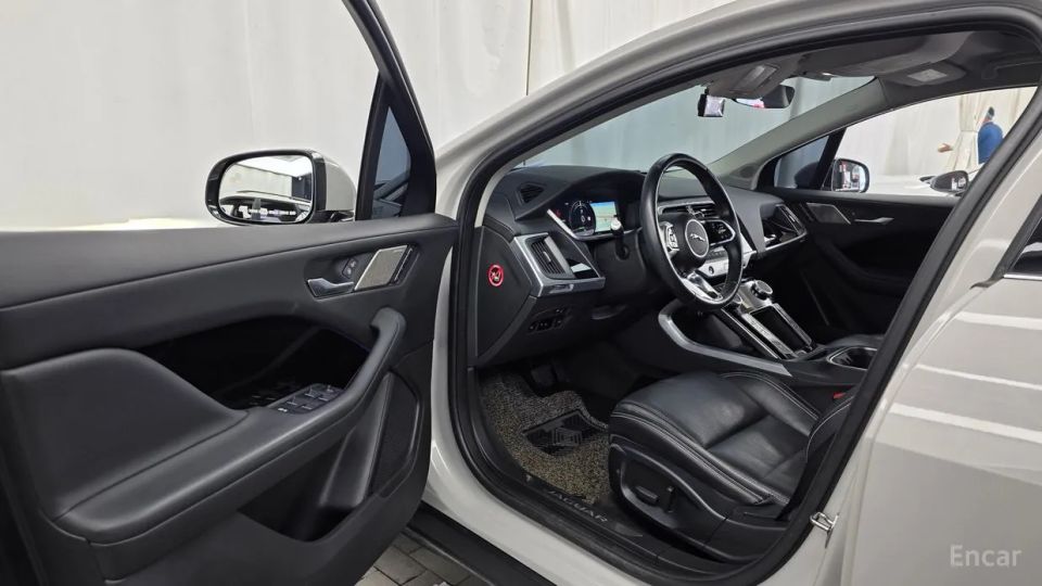 Jaguar I-PACE