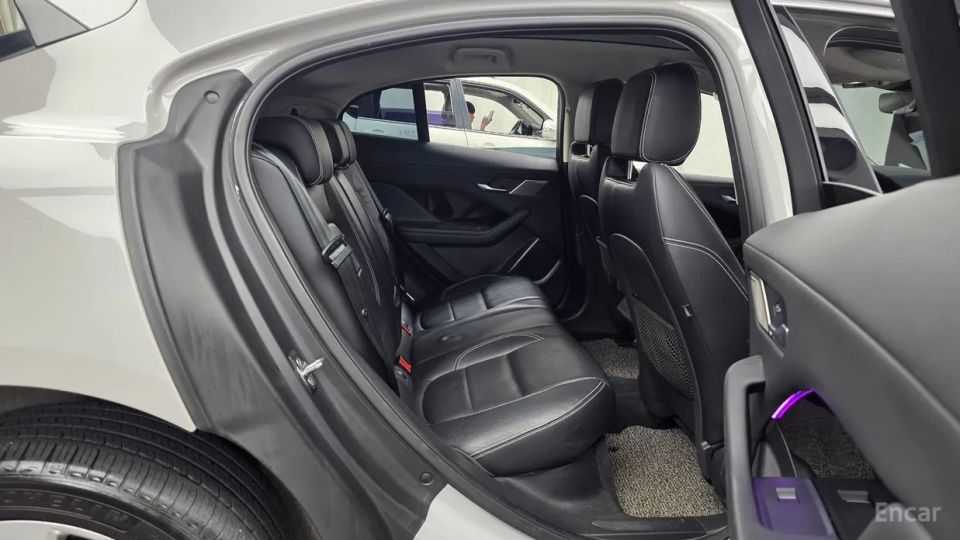 Jaguar I-PACE