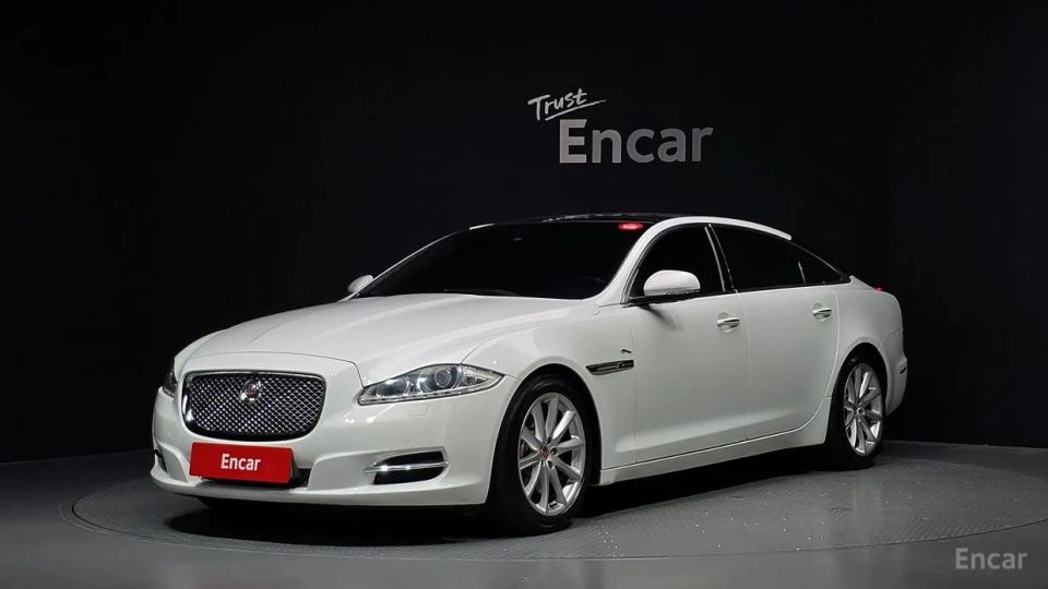 Jaguar XJ