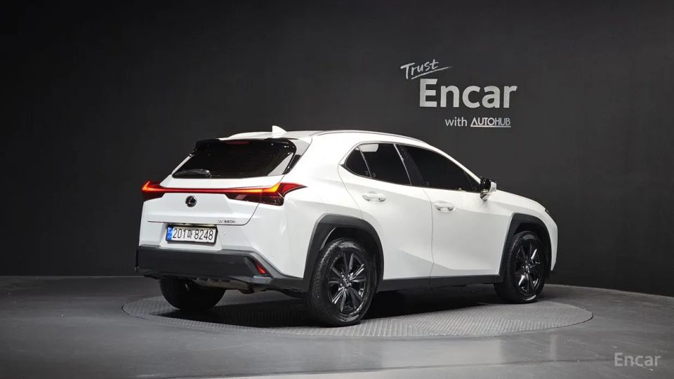 Lexus UX
