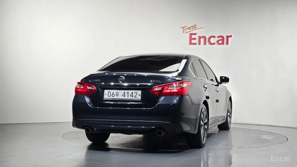 Nissan altima