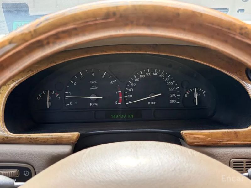 Jaguar S-TYPE