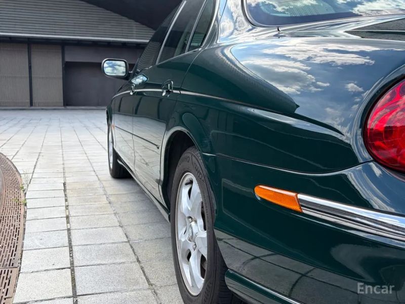 Jaguar S-TYPE